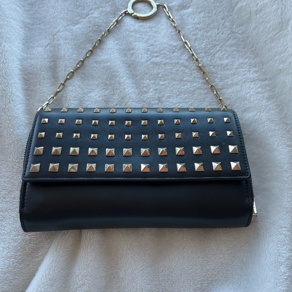 Valentino wallet on chain only wear a few time still like new - Picture 3 of 6